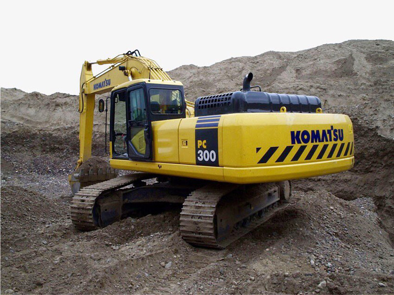 Гусеничный экскаватор Komatsu PC300-8M0