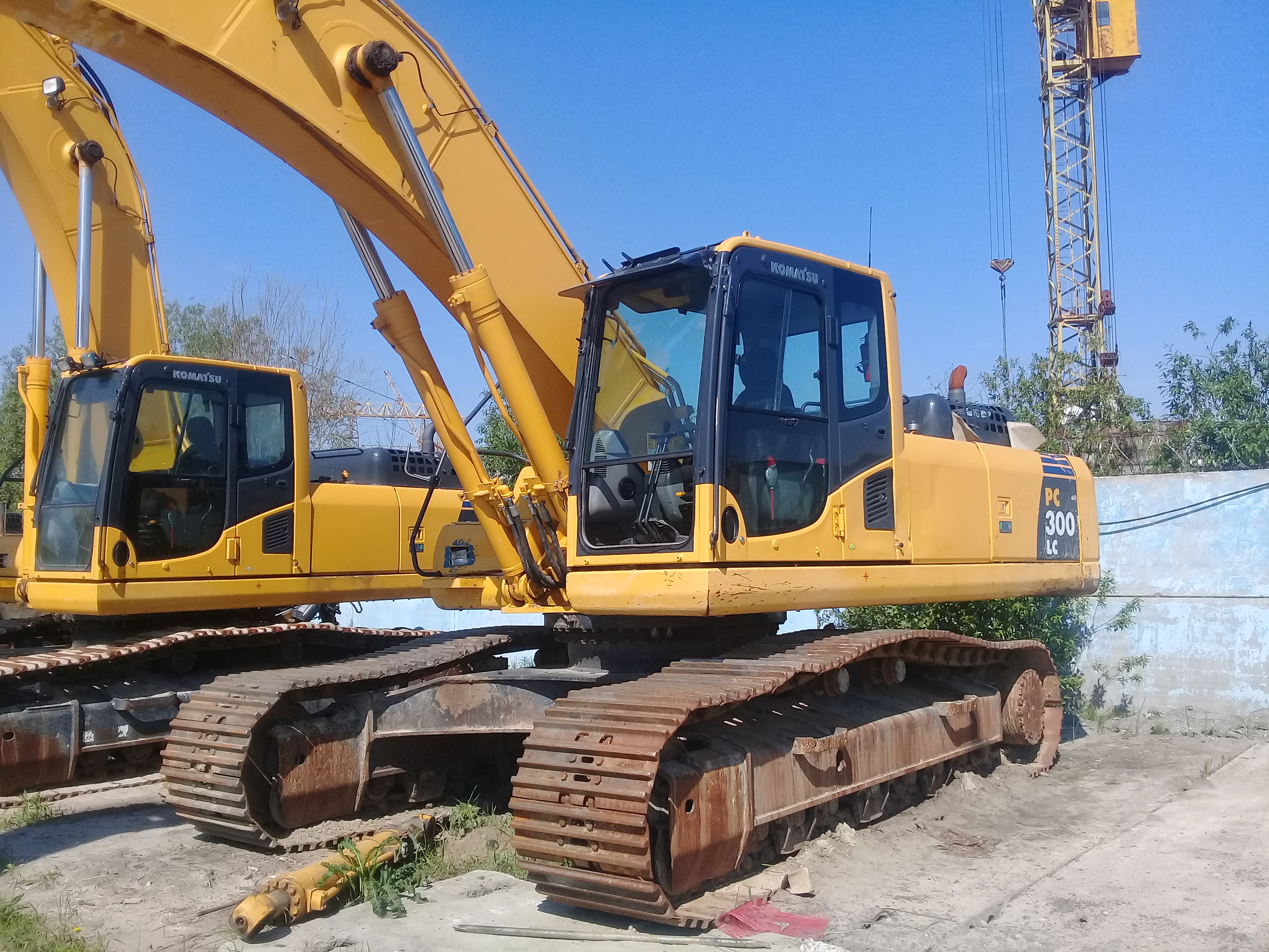 Гусеничный экскаватор Komatsu PC300LC-8