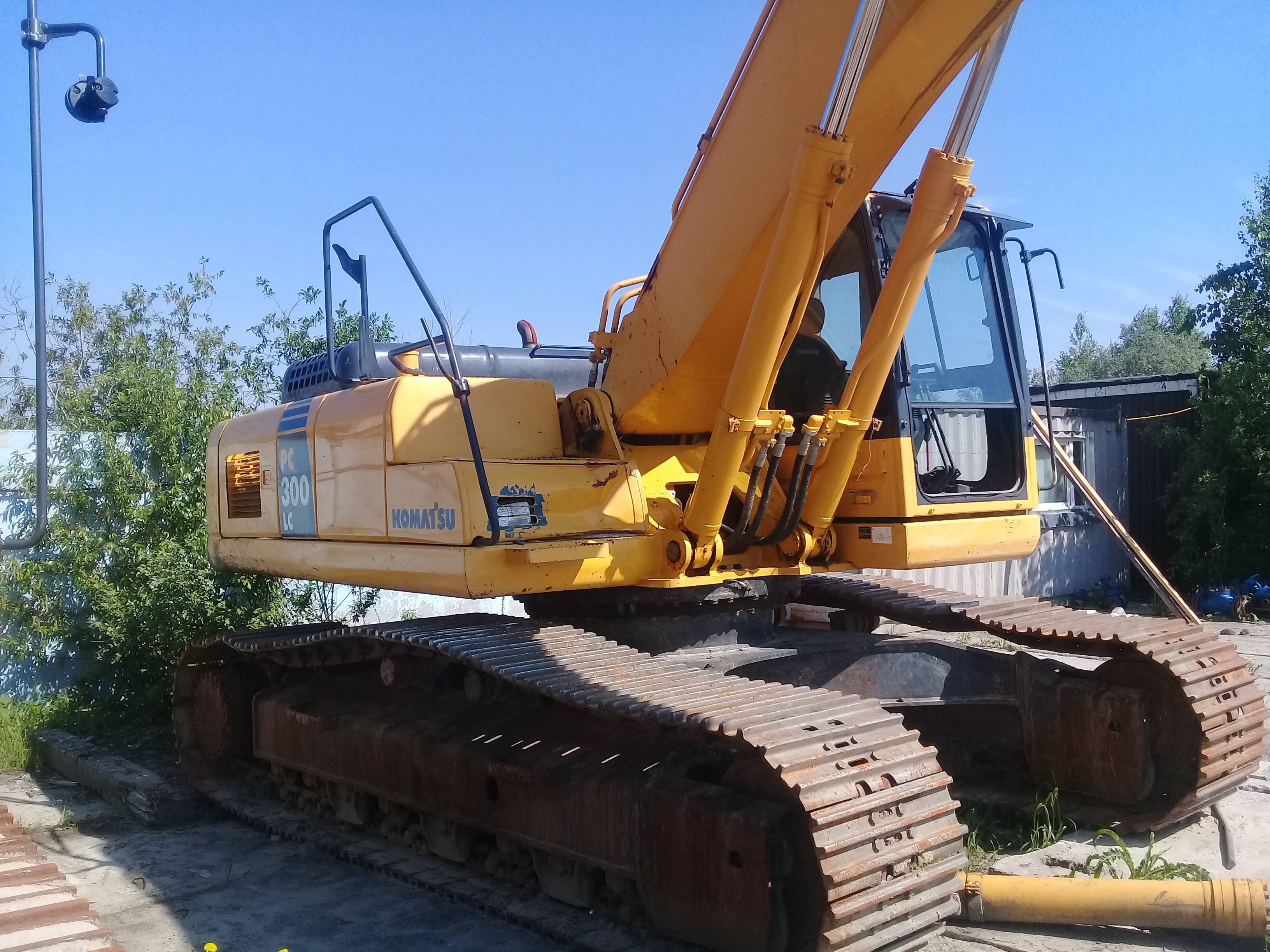 Гусеничный экскаватор Komatsu PC300LC-8