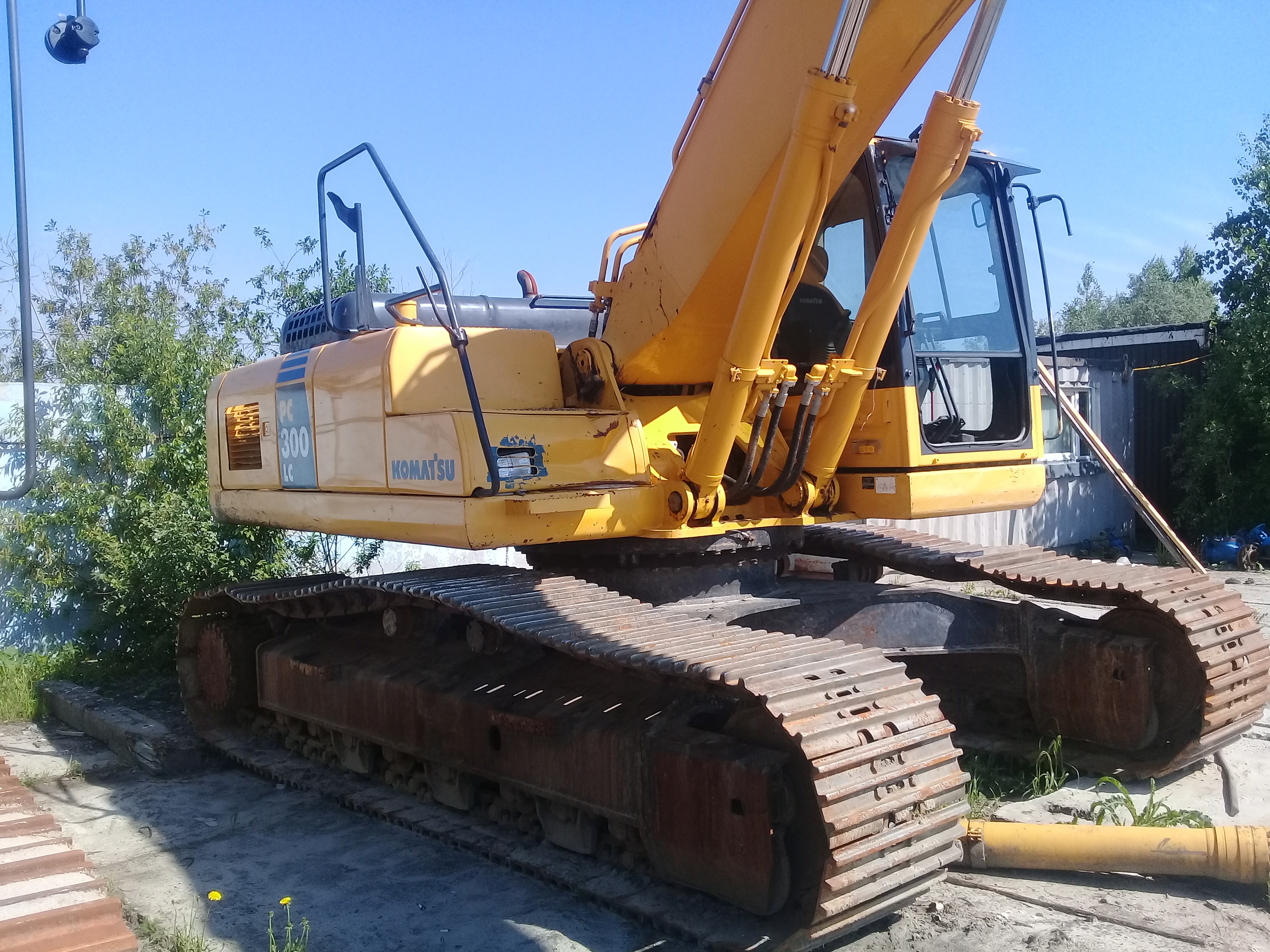 Гусеничный экскаватор Komatsu PC300LC-8