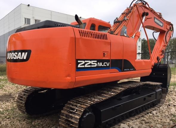 Гусеничный экскаватор Doosan S225NLC-V