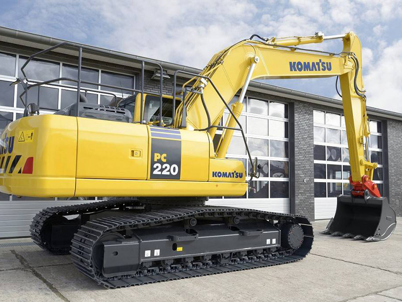 Гусеничный экскаватор Komatsu PC220-8М0