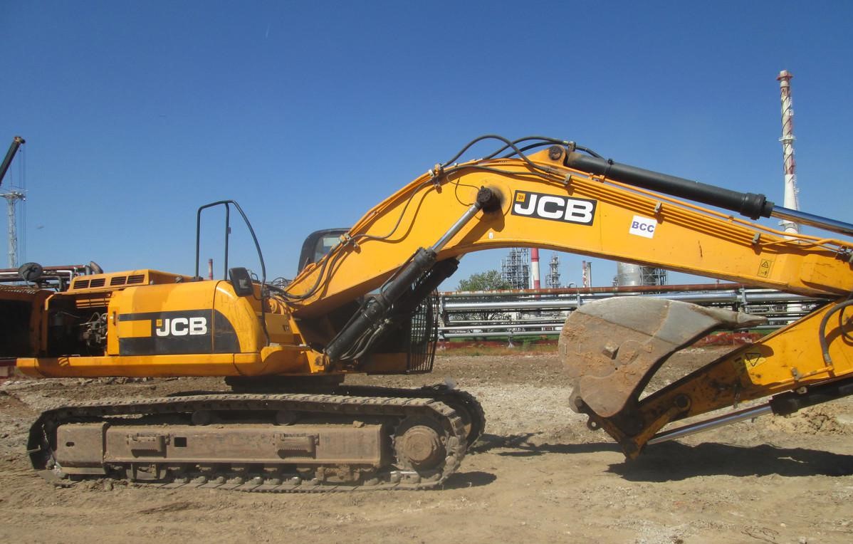 Гусеничный экскаватор JCB JS360LC