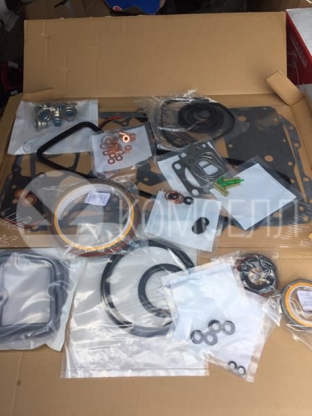 Комплект прокладок двигателя 4988033